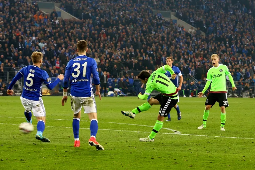 Kết quả tứ kết lượt về Europa League: Manchester United 2-1 Anderlecht , Schalke 3-2 Ajax - Ảnh 2.