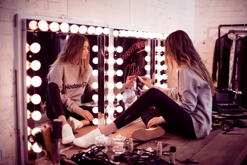 Gigi Hadid nhí nhảnh trong chiến dịch mới của Reebok - Ảnh 6.