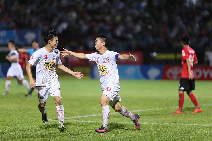 Vòng 18 V.League: Hoàng Anh Gia Lai - CLB Long An (17:00 Trực tiếp trên VTV6) - Ảnh 1. Vòng 18 V.League: Hoàng Anh Gia Lai - CLB Long An (17:00 Trực tiếp trên VTV6) - Ảnh 1.