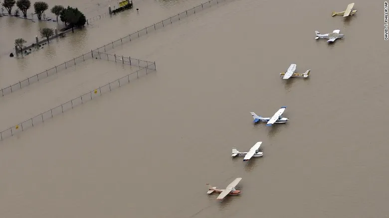 Bang Texas, Mỹ hoang tàn sau siêu bão Harvey - Ảnh 12.