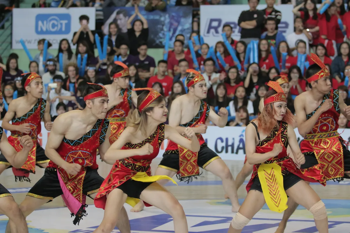 Chung kết VUG Hà Nội: ĐH Ngoại thương đăng quang Dance Battle, chủ nhà ĐH Bách Khoa vô địch Futsal - Ảnh 1. Chung kết VUG Hà Nội: ĐH Ngoại thương đăng quang Dance Battle, chủ nhà ĐH Bách Khoa vô địch Futsal - Ảnh 1.