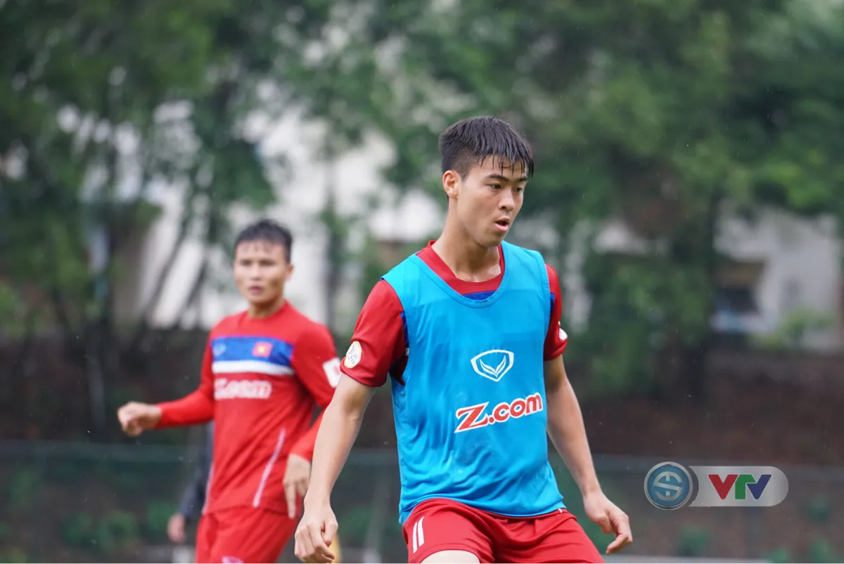 Ảnh: U22 Việt Nam hào hứng tập dưới mưa - Ảnh 6. Ảnh: U22 Việt Nam hào hứng tập dưới mưa - Ảnh 6.