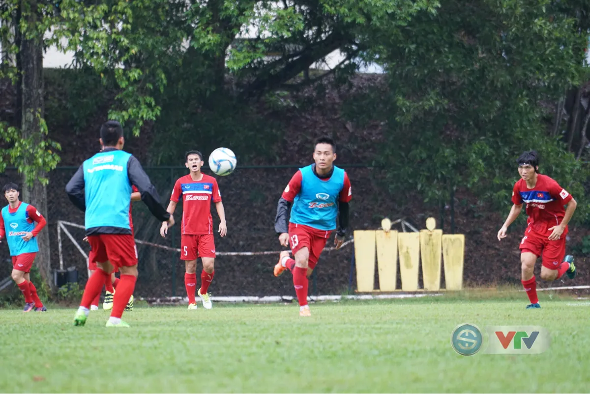 Ảnh: U22 Việt Nam hào hứng tập dưới mưa - Ảnh 8. Ảnh: U22 Việt Nam hào hứng tập dưới mưa - Ảnh 8.