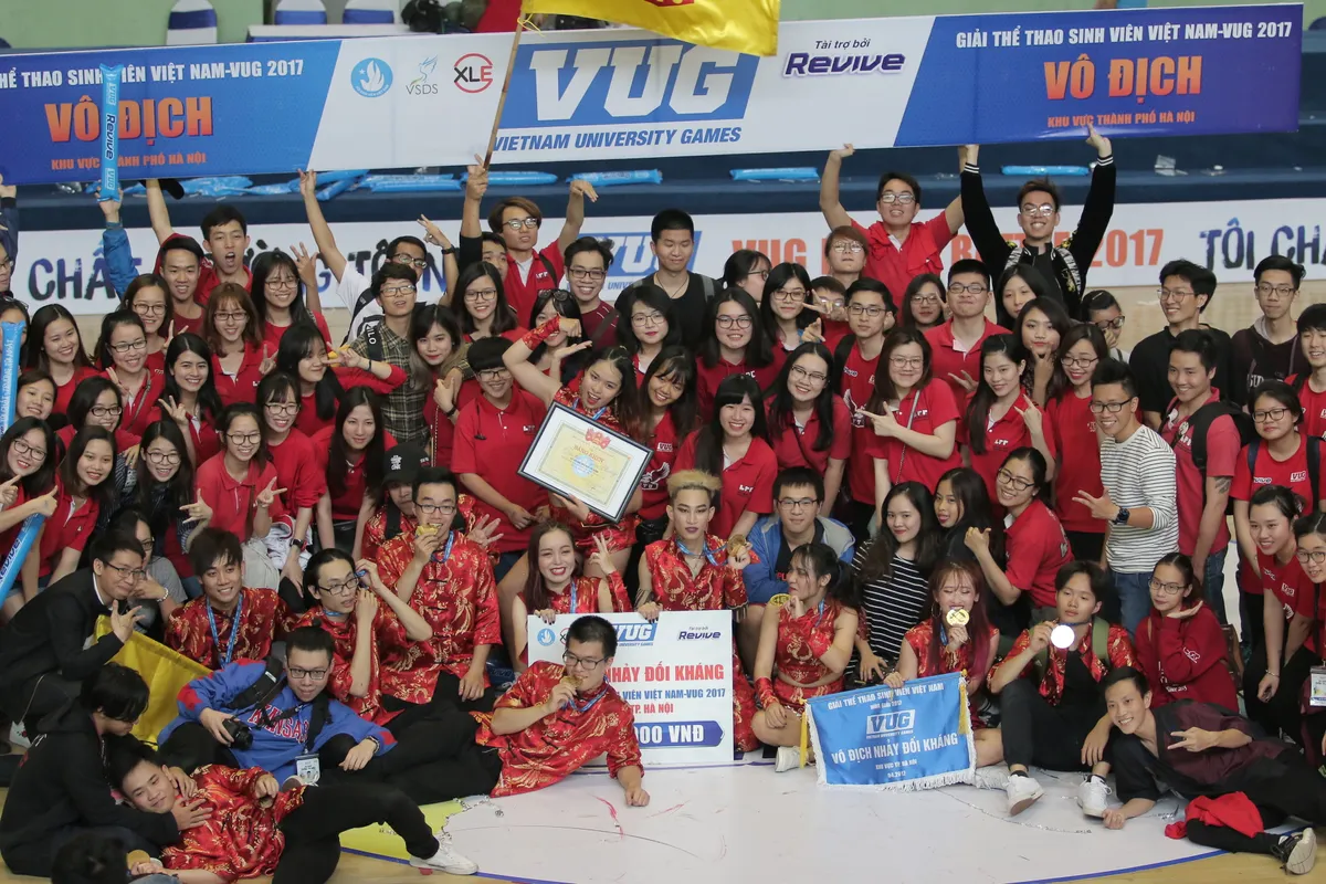 Chung kết VUG Hà Nội: ĐH Ngoại thương đăng quang Dance Battle, chủ nhà ĐH Bách Khoa vô địch Futsal - Ảnh 2. Chung kết VUG Hà Nội: ĐH Ngoại thương đăng quang Dance Battle, chủ nhà ĐH Bách Khoa vô địch Futsal - Ảnh 2.