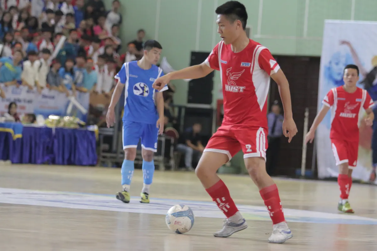 Chung kết VUG Hà Nội: ĐH Ngoại thương đăng quang Dance Battle, chủ nhà ĐH Bách Khoa vô địch Futsal - Ảnh 3. Chung kết VUG Hà Nội: ĐH Ngoại thương đăng quang Dance Battle, chủ nhà ĐH Bách Khoa vô địch Futsal - Ảnh 3.