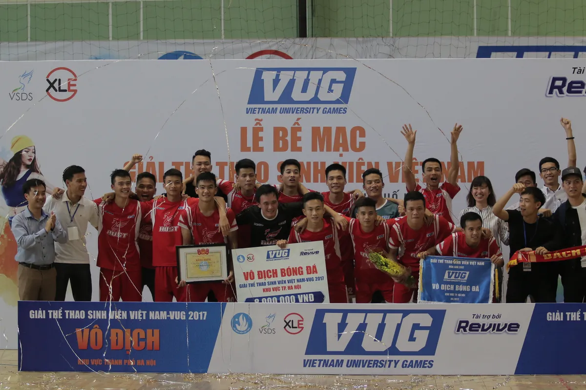 Chung kết VUG Hà Nội: ĐH Ngoại thương đăng quang Dance Battle, chủ nhà ĐH Bách Khoa vô địch Futsal - Ảnh 5. Chung kết VUG Hà Nội: ĐH Ngoại thương đăng quang Dance Battle, chủ nhà ĐH Bách Khoa vô địch Futsal - Ảnh 5.