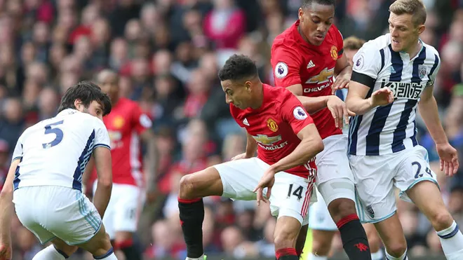 Ơn giời, Ibrahimovic đã có thể trở lại! - Ảnh 2.