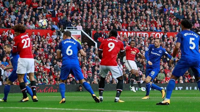 ĐIỂM NHẤN M.U 4-0 Everton: Kh&ocirc;ng Pogba, Matic c&acirc;n team. Lukaku kh&ocirc;ng thể ngừng ghi b&agrave;n - Ảnh 3.