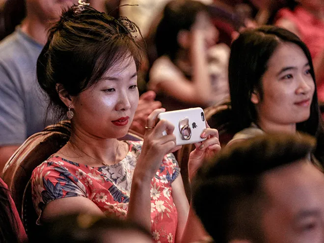 Cho&aacute;ng ngợp trước vẻ ho&agrave;nh tr&aacute;ng của liveshow Anh T&uacute; Mối t&igrave;nh đầu - Forever - Ảnh 17.