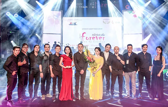 Cho&aacute;ng ngợp trước vẻ ho&agrave;nh tr&aacute;ng của liveshow Anh T&uacute; Mối t&igrave;nh đầu - Forever - Ảnh 19.