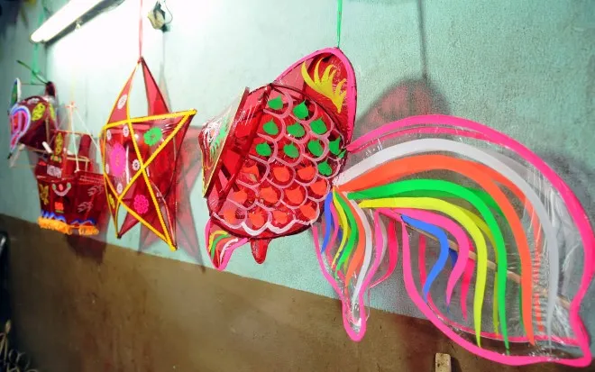 L&agrave;m đ&egrave;n lồng, đ&egrave;n &ocirc;ng sao, đ&egrave;n k&eacute;o qu&acirc;n, mặt nạ... m&ugrave;a Trung thu - Ảnh 2.