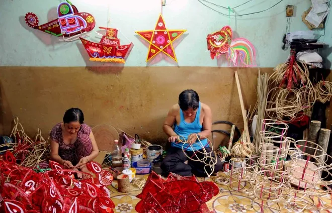 L&agrave;m đ&egrave;n lồng, đ&egrave;n &ocirc;ng sao, đ&egrave;n k&eacute;o qu&acirc;n, mặt nạ... m&ugrave;a Trung thu - Ảnh 3.
