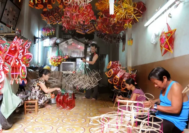L&agrave;m đ&egrave;n lồng, đ&egrave;n &ocirc;ng sao, đ&egrave;n k&eacute;o qu&acirc;n, mặt nạ... m&ugrave;a Trung thu - Ảnh 6.