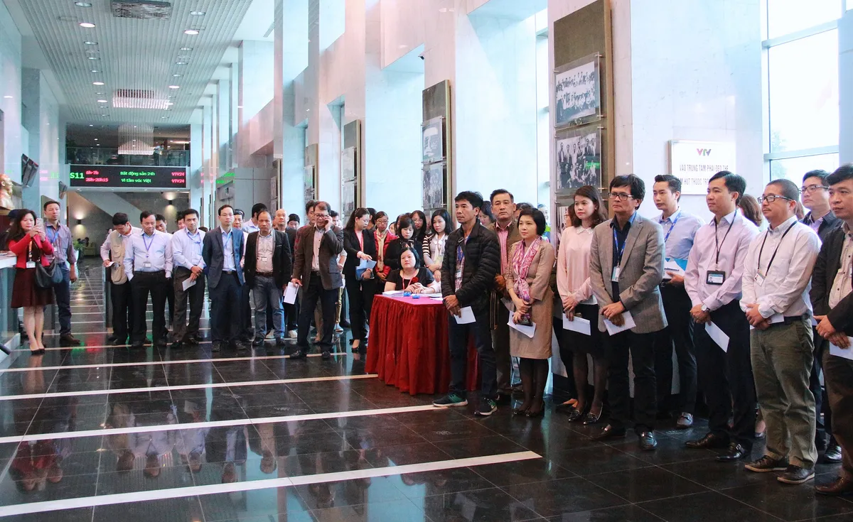Đài THVN tổ chức lễ quyên góp ủng hộ đồng bào các tỉnh Nam Trung Bộ bị bão lũ - Ảnh 2.
