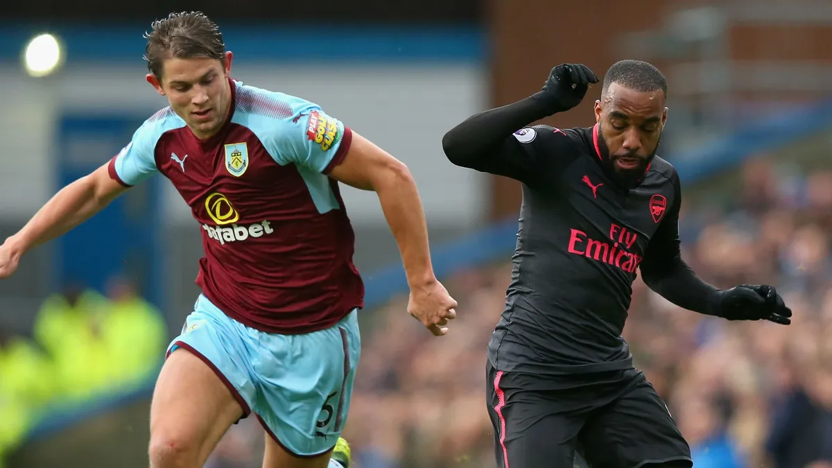james-tarkowski-burnley-alexandre-lacazette-arsenal_1svv9tl6w1pbr1vi1c0u521ydt