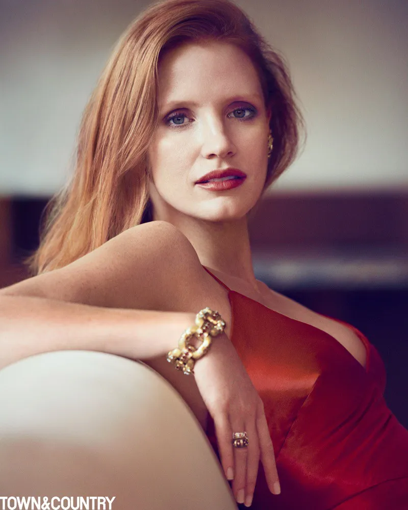 Jessica Chastain đẹp mê hồn trên Town & Country  - Ảnh 1.