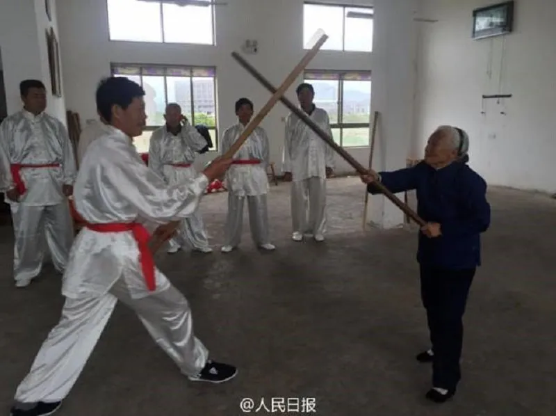 Cụ bà người Trung Quốc tập kungfu suốt 9 thập kỷ - Ảnh 2.