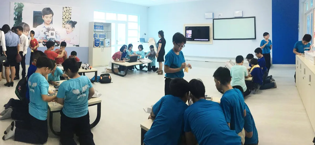 Trường THCS Nguyễn Văn Tố ra mắt sân chơi khoa học “VESA Robotics Club” - Ảnh 3.