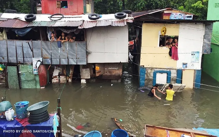 Bão Maring khiến 3 người thiệt mạng và gây ngập lụt tại Philippines - Ảnh 6.