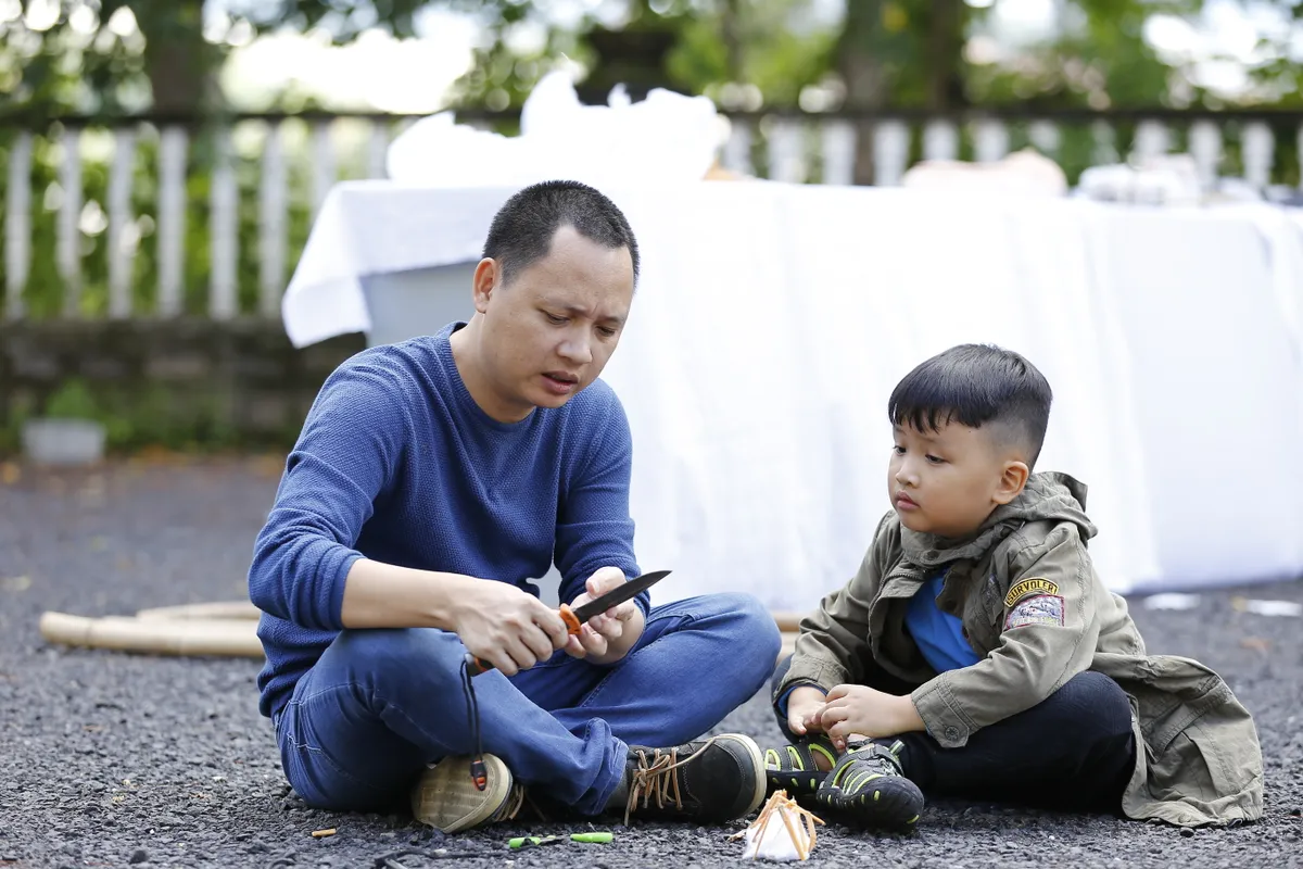 Bố ơi! Mình đi đâu thế? - Tập 6: Kitty khóc thét, Xì Trum sợ không có nhà vệ sinh trong rừng sâu - Ảnh 3.