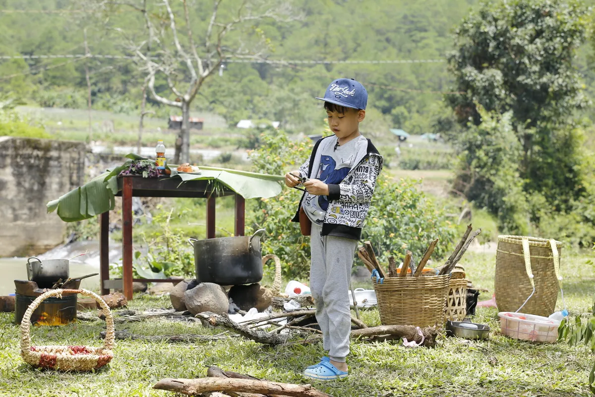 Bố ơi! Mình đi đâu thế?: Sự dũng cảm, nhanh trí của Xì Trum khiến bố Hải Phong nở mũi - Ảnh 9.