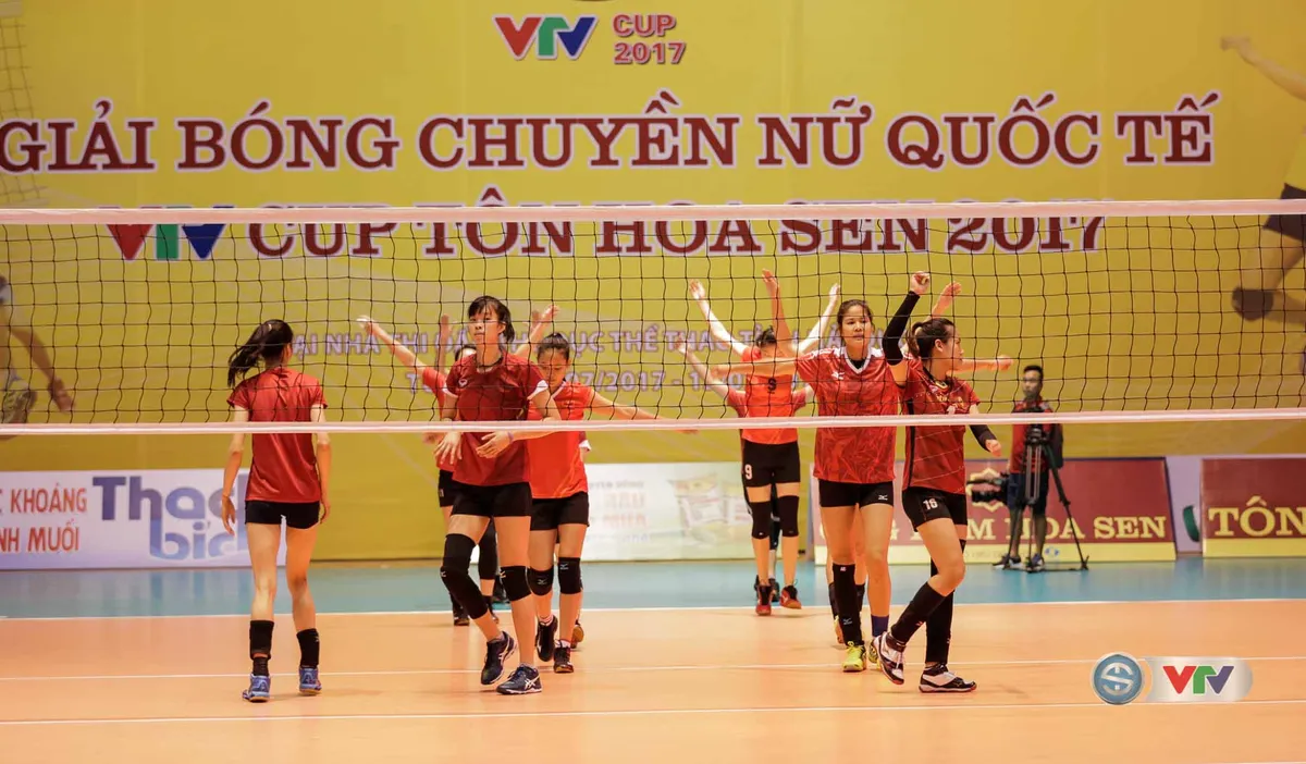 VTV Cup Tôn Hoa Sen 2017: ĐT bóng chuyền nữ Việt Nam tập buổi đầu tiên tại Hải Dương - Ảnh 10. VTV Cup Tôn Hoa Sen 2017: ĐT bóng chuyền nữ Việt Nam tập buổi đầu tiên tại Hải Dương - Ảnh 10.