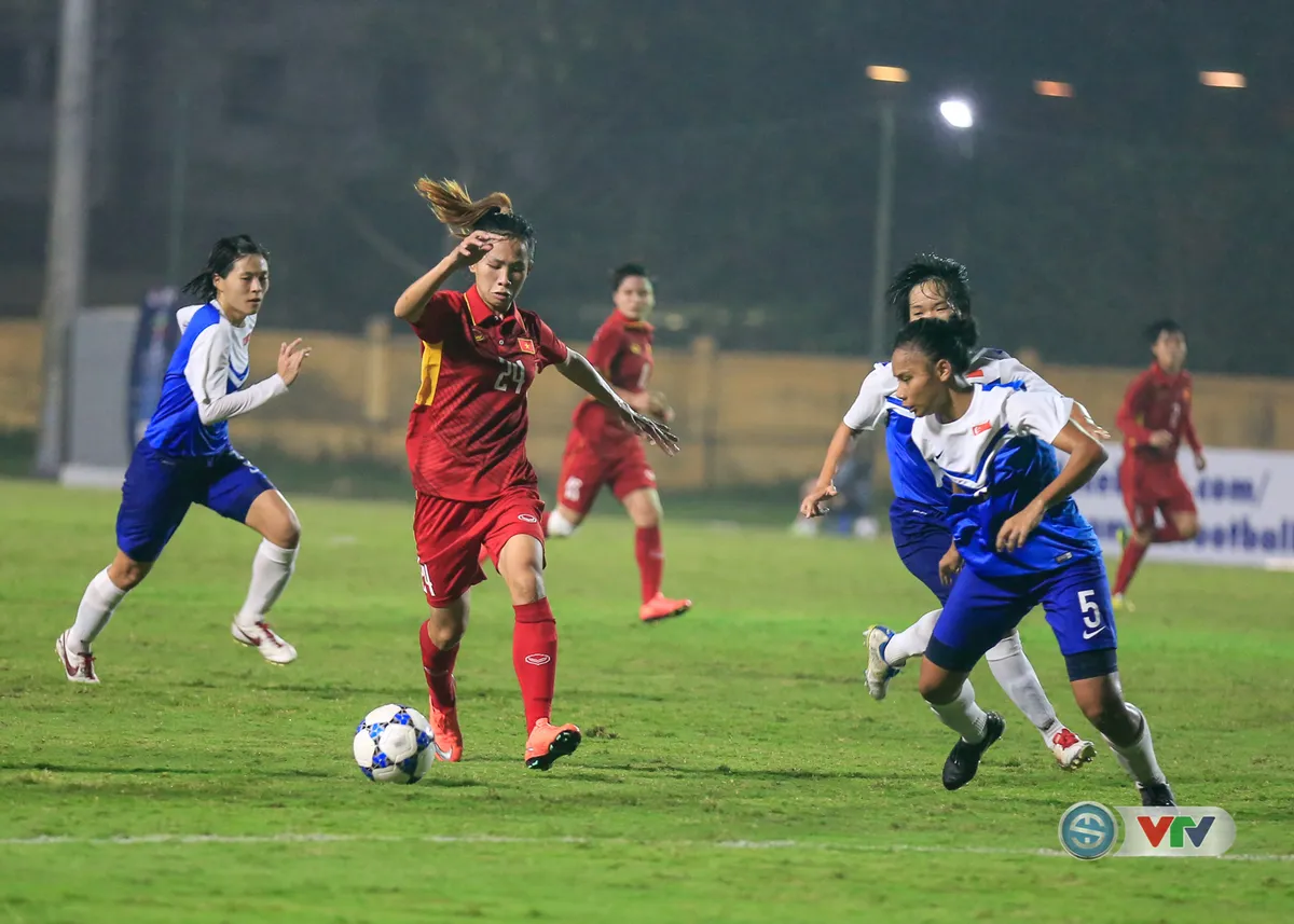 Ảnh: Thắng Singapore 8-0, ĐT nữ Việt Nam vươn lên đầu bảng - Ảnh 15. Ảnh: Thắng Singapore 8-0, ĐT nữ Việt Nam vươn lên đầu bảng - Ảnh 15.