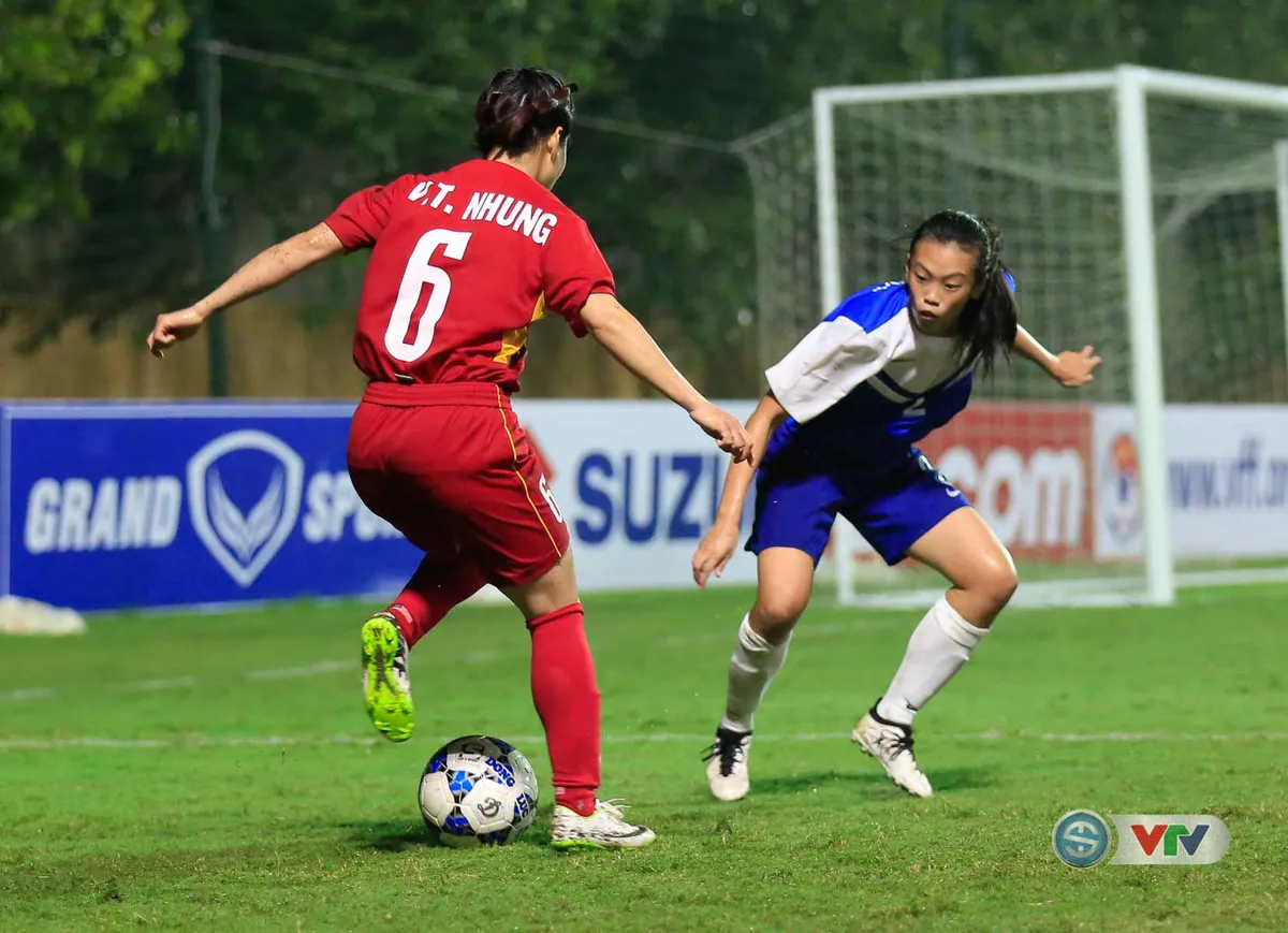 Ảnh: Thắng Singapore 8-0, ĐT nữ Việt Nam vươn lên đầu bảng - Ảnh 12. Ảnh: Thắng Singapore 8-0, ĐT nữ Việt Nam vươn lên đầu bảng - Ảnh 12.