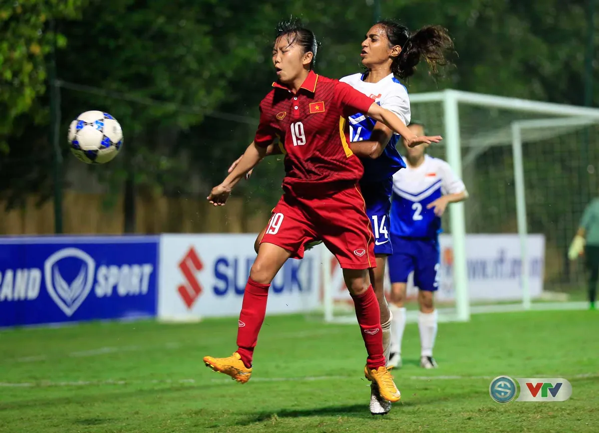 Ảnh: Thắng Singapore 8-0, ĐT nữ Việt Nam vươn lên đầu bảng - Ảnh 11. Ảnh: Thắng Singapore 8-0, ĐT nữ Việt Nam vươn lên đầu bảng - Ảnh 11.