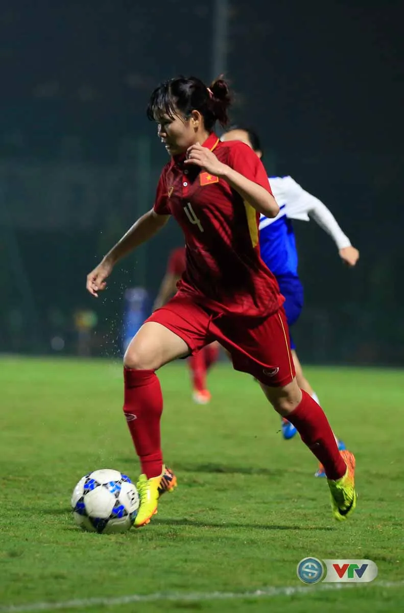 Ảnh: Thắng Singapore 8-0, ĐT nữ Việt Nam vươn lên đầu bảng - Ảnh 9. Ảnh: Thắng Singapore 8-0, ĐT nữ Việt Nam vươn lên đầu bảng - Ảnh 9.