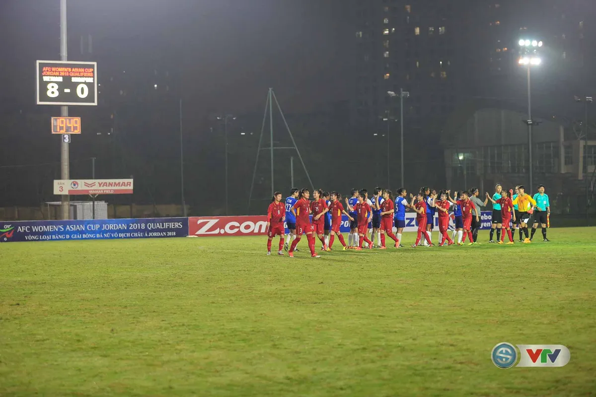 Ảnh: Thắng Singapore 8-0, ĐT nữ Việt Nam vươn lên đầu bảng - Ảnh 17. Ảnh: Thắng Singapore 8-0, ĐT nữ Việt Nam vươn lên đầu bảng - Ảnh 17.