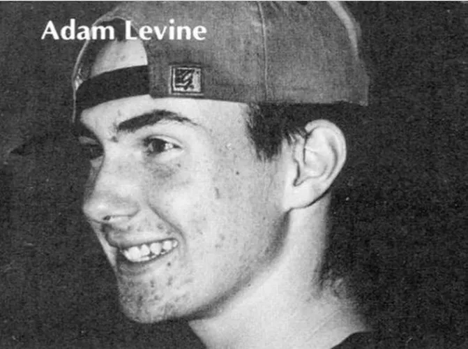 Khi loạt sao Hollywood đau đầu, &ldquo;khổ sở&rdquo; v&igrave; mụn trứng c&aacute; - Ảnh 5.