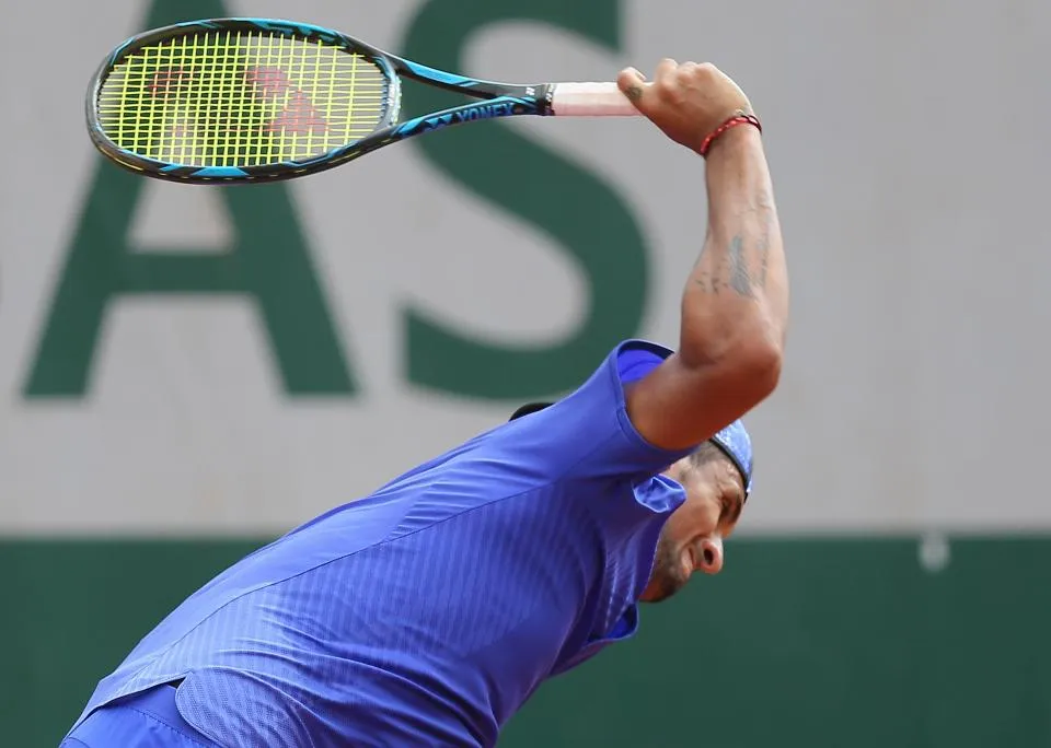 Nick Kyrgios phản pháo đàn anh sau khi bị đặt câu hỏi sao chưa bị cấm thi đấu? - Ảnh 1.