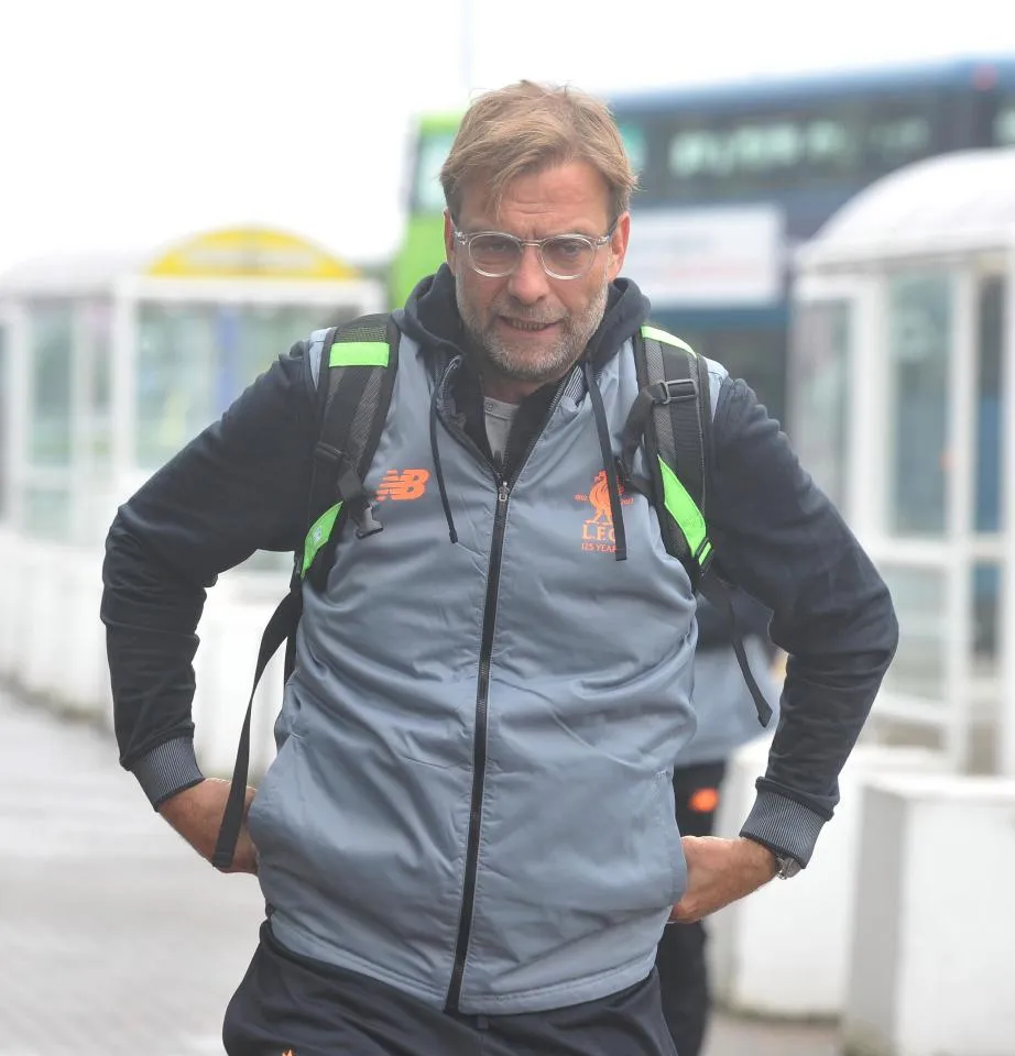 Dàn sao Liverpool lộ vẻ mệt mỏi sau chuyến bay hành xác tới Nga - Ảnh 2. Dàn sao Liverpool lộ vẻ mệt mỏi sau chuyến bay hành xác tới Nga - Ảnh 2.