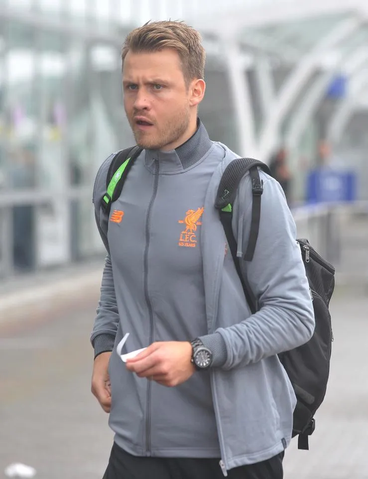 Dàn sao Liverpool lộ vẻ mệt mỏi sau chuyến bay hành xác tới Nga - Ảnh 6. Dàn sao Liverpool lộ vẻ mệt mỏi sau chuyến bay hành xác tới Nga - Ảnh 6.
