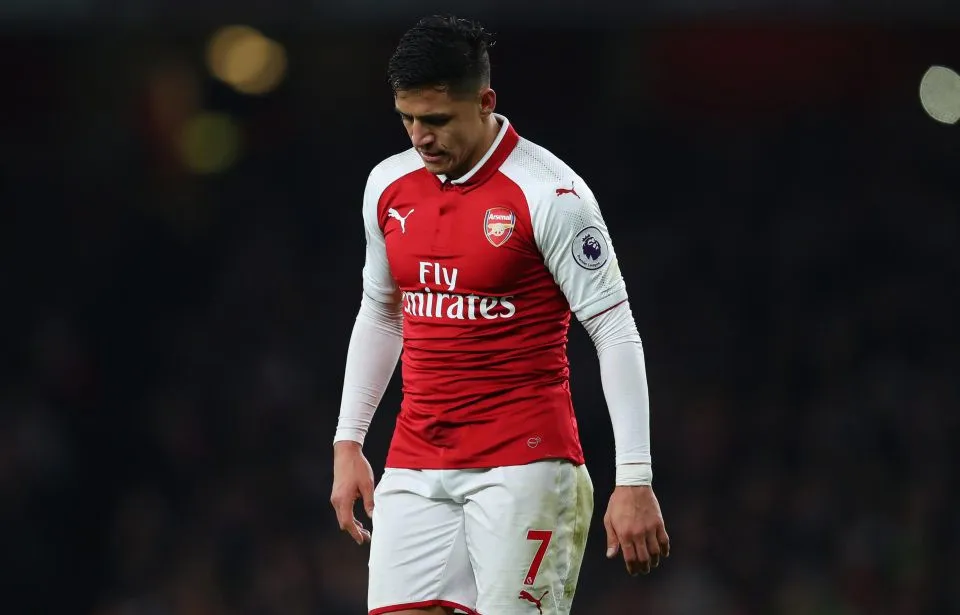 Đội h&igrave;nh tệ nhất lượt đi Ngoại hạng Anh 2017/18: Sanchez, Mkhitaryan bất ngờ g&oacute;p mặt - Ảnh 2.
