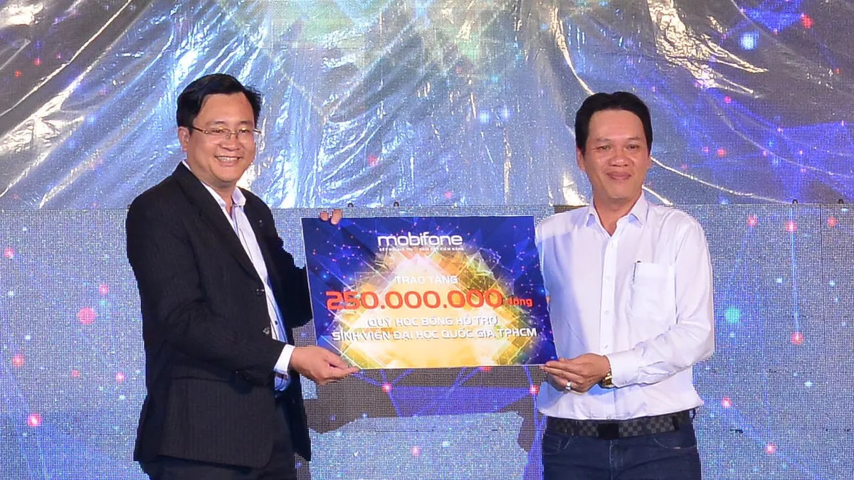 Sinh viên cháy hết mình trong đêm nhạc của MobiFone với chương trình khuyến mại xài Instagram miễn phí - Ảnh 5. Sinh viên cháy hết mình trong đêm nhạc của MobiFone với chương trình khuyến mại xài Instagram miễn phí - Ảnh 5.