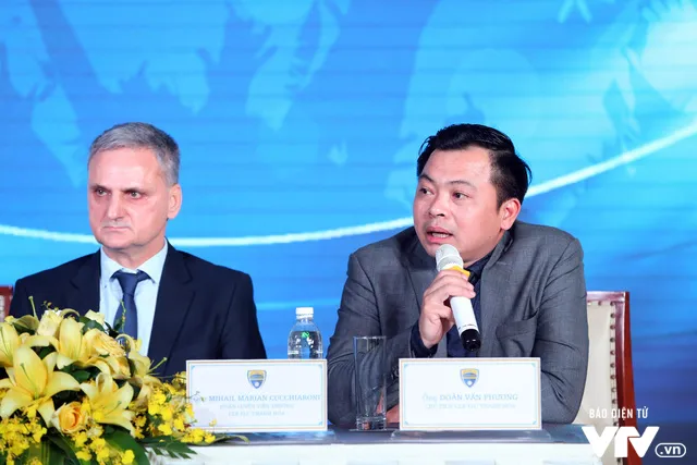 Toàn cảnh buổi ra mắt tân HLV Mihail Marian Cucchiaroni của CLB FLC Thanh Hóa - Ảnh 7. Toàn cảnh buổi ra mắt tân HLV Mihail Marian Cucchiaroni của CLB FLC Thanh Hóa - Ảnh 7.