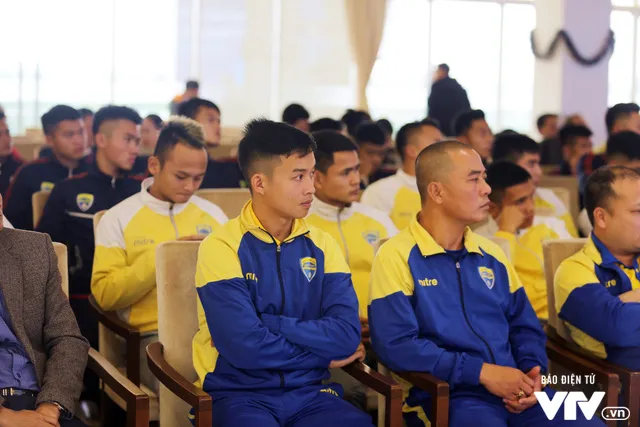 Toàn cảnh buổi ra mắt tân HLV Mihail Marian Cucchiaroni của CLB FLC Thanh Hóa - Ảnh 9. Toàn cảnh buổi ra mắt tân HLV Mihail Marian Cucchiaroni của CLB FLC Thanh Hóa - Ảnh 9.