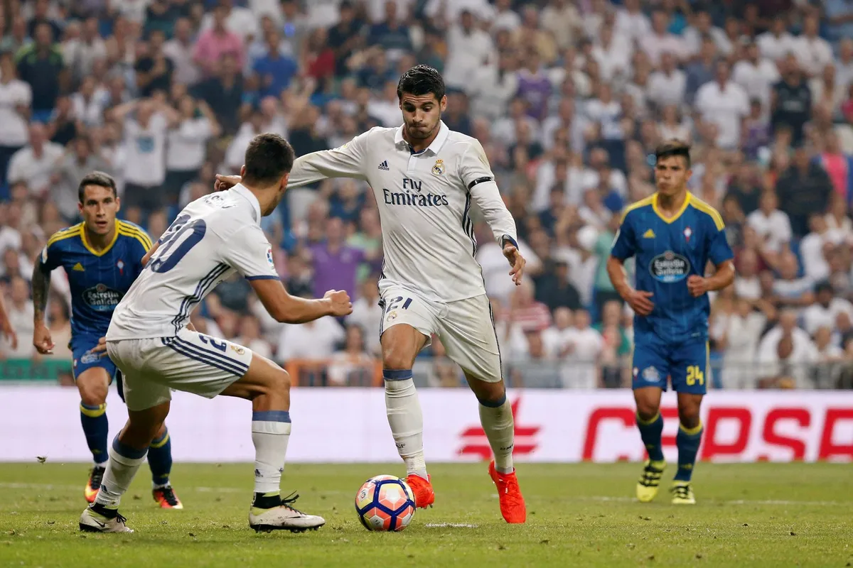 Cuộc đua vô địch La Liga giữa Barca và Real sẽ có những kịch bản như thế nào? - Ảnh 1. Cuộc đua vô địch La Liga giữa Barca và Real sẽ có những kịch bản như thế nào? - Ảnh 1.