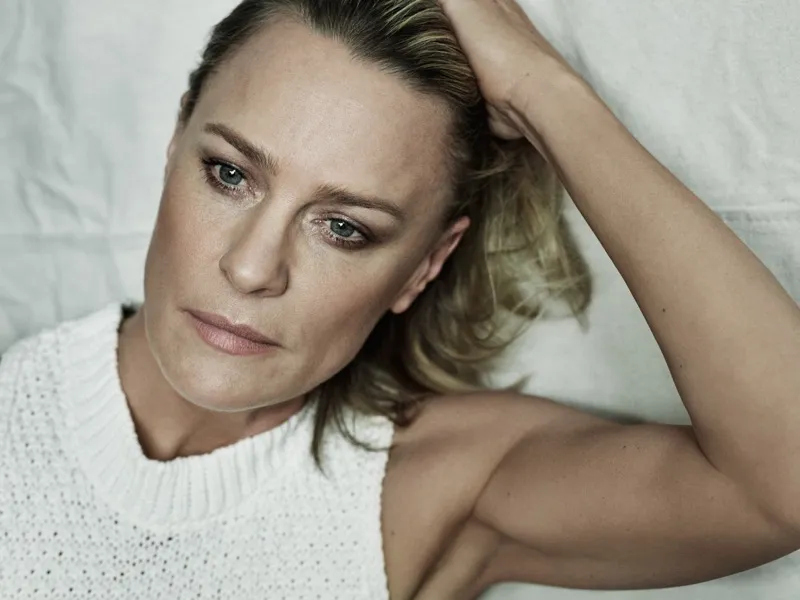 Robin Wright th&uacute; nhận th&iacute;ch bầu bạn với phụ nữ - Ảnh 3.
