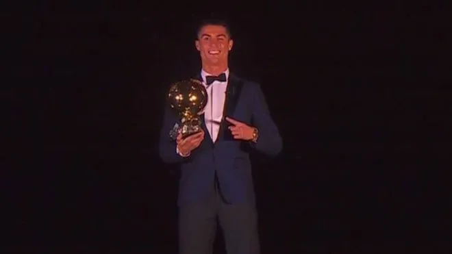 Barcelona cay cú với Ronaldo, tôn vinh Messi là hay nhất mọi thời đại - Ảnh 1. Barcelona cay cú với Ronaldo, tôn vinh Messi là hay nhất mọi thời đại - Ảnh 1.