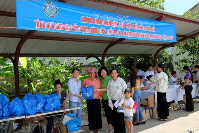 BV Tai Mũi Họng Trung Ương khám bệnh, phát thuốc miễn phí cho người dân vùng cao - Ảnh 3.