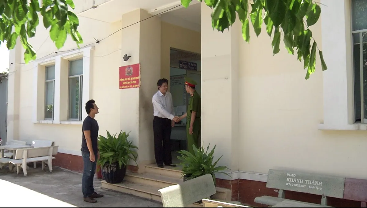 Phim Thảm đỏ - Tập cuối: Tưởng phải đau đớn rời xa nhau m&atilde;i m&atilde;i, cuối c&ugrave;ng Dũng v&agrave; Hằng cũng c&oacute; một c&aacute;i kết đẹp - Ảnh 4.