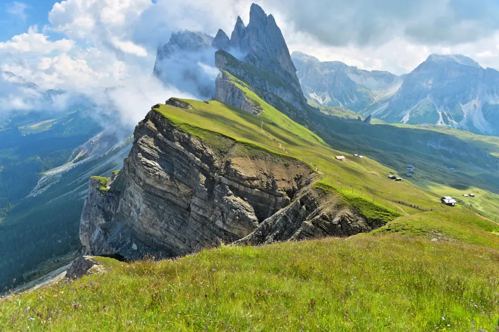 Mùa hè tuyệt đẹp trên dãy núi Alps - Ảnh 9.