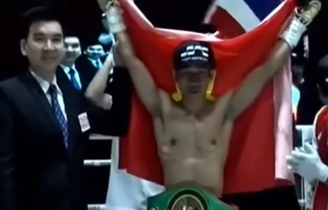 Hạ knock-out đối thủ chỉ sau 40 giây, võ sỹ Việt lần đầu giành đai WBC - Ảnh 3. Hạ knock-out đối thủ chỉ sau 40 giây, võ sỹ Việt lần đầu giành đai WBC - Ảnh 3.