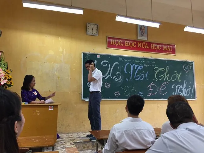 Trường ơi, ch&uacute;ng t&ocirc;i đ&atilde; về sau 20 năm! - Ảnh 2.