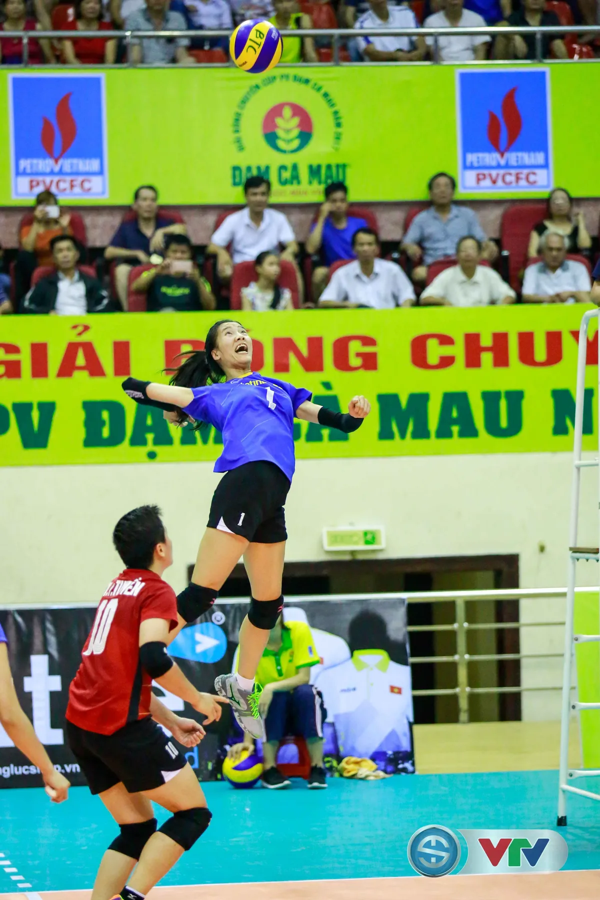 ẢNH: Những hình ảnh ấn tượng trận chung kết nữ giải bóng chuyền Siêu cúp Quốc gia 2017 - Ảnh 5. ẢNH: Những hình ảnh ấn tượng trận chung kết nữ giải bóng chuyền Siêu cúp Quốc gia 2017 - Ảnh 5.