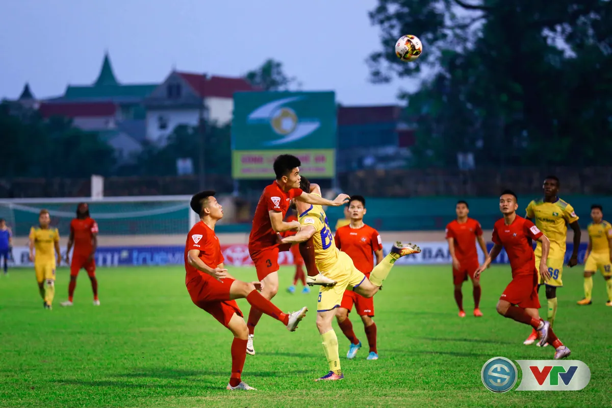 ẢNH: Những khoảnh khắc ấn tượng trận đấu SLNA 2-3 CLB Hải Phòng - Ảnh 11. ẢNH: Những khoảnh khắc ấn tượng trận đấu SLNA 2-3 CLB Hải Phòng - Ảnh 11.