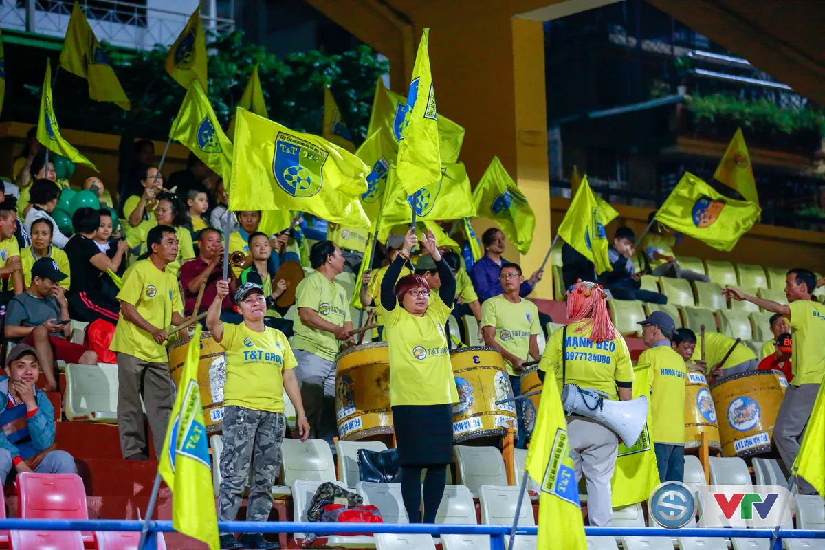 ẢNH: CLB Hà Nội chiếm ngôi đầu bảng giải VĐQG V.League 2017 - Ảnh 16. ẢNH: CLB Hà Nội chiếm ngôi đầu bảng giải VĐQG V.League 2017 - Ảnh 16.
